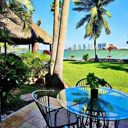 2Br Apt W/ Lagoon View & Pool In Hotel Zone
